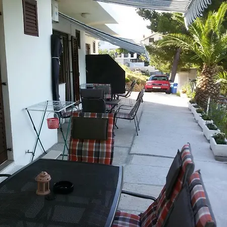 House Apartman *